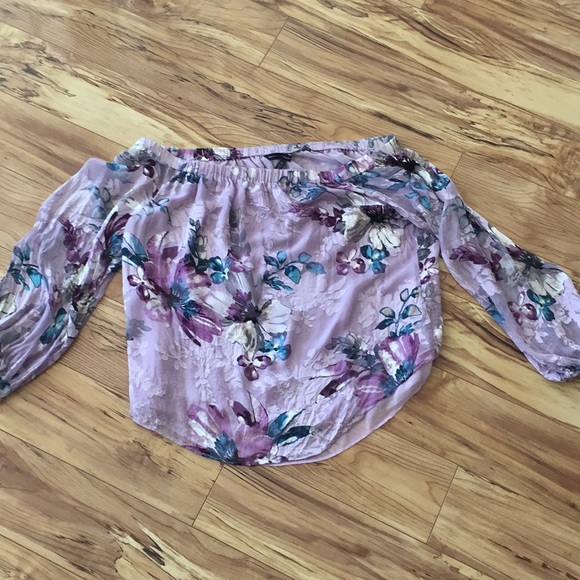 White House Black Market Tops - WHBM women’s size XL light weight blouse floral